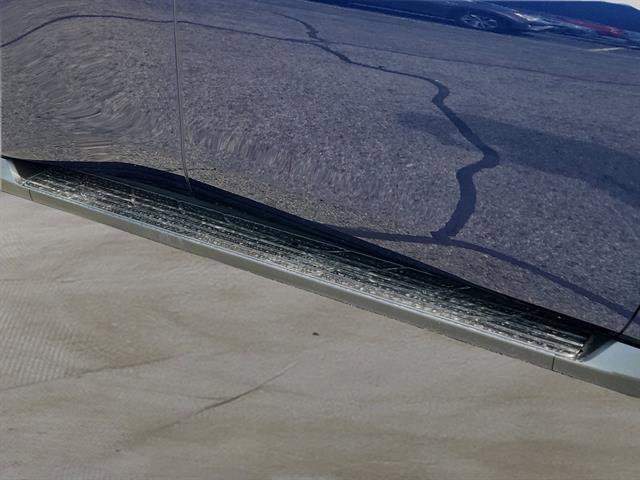 New 2025 Nissan Armada SL w/ Captain's Chari Seat Package image 5