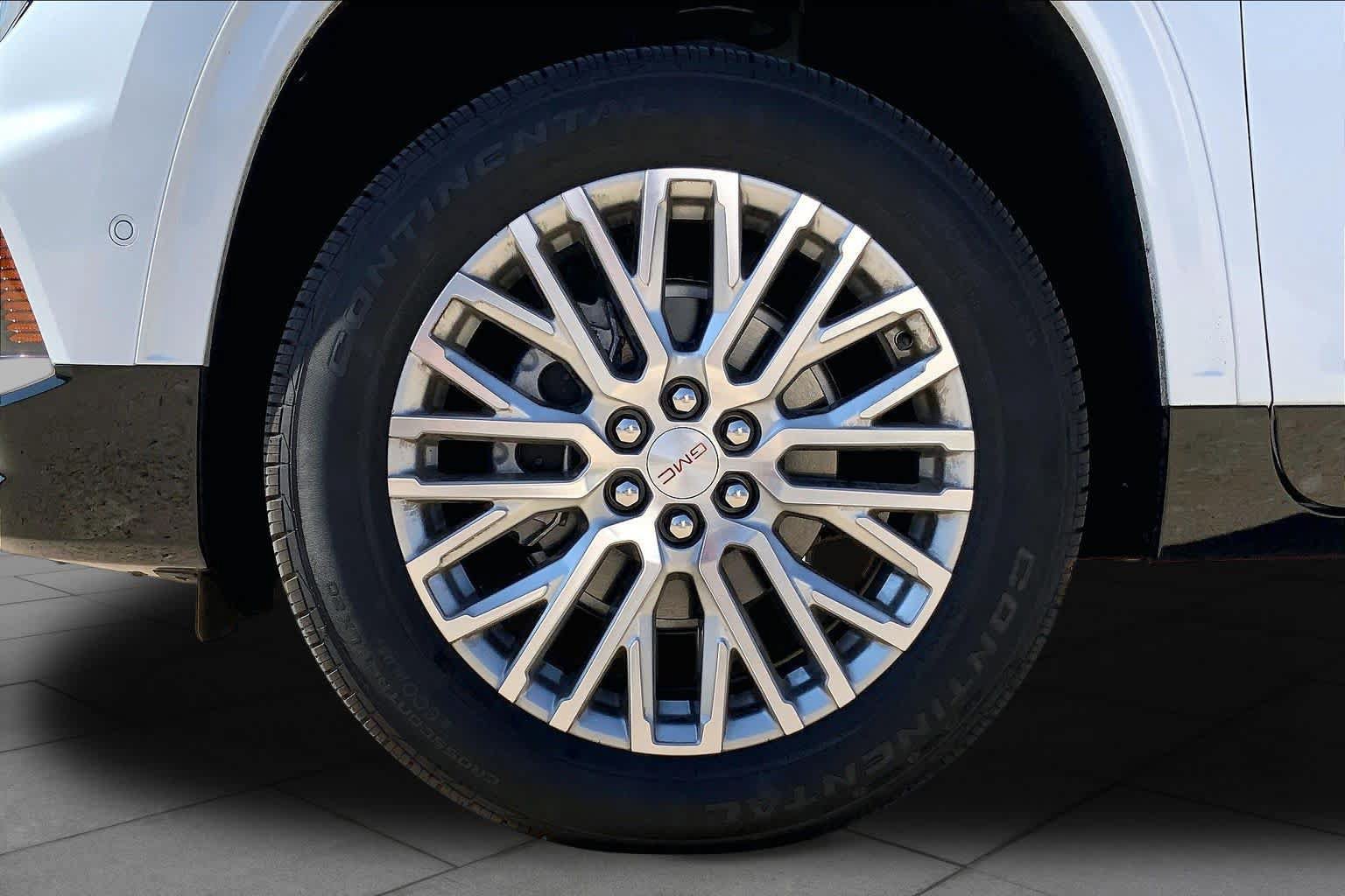 Used 2026 GMC Acadia Denali w/ Super Cruise Package FWD image 11