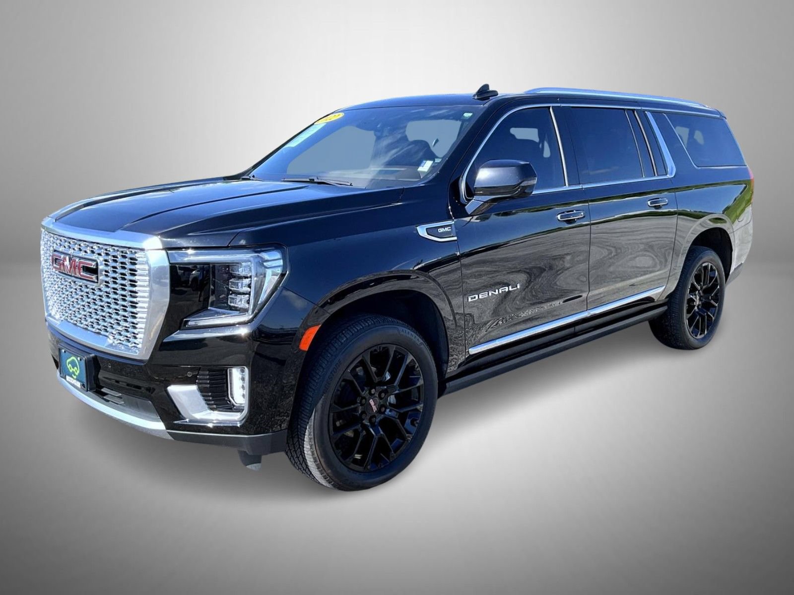 Certified 2022 GMC Yukon XL Denali w/ Denali Premium Package AWD/4WD image 1