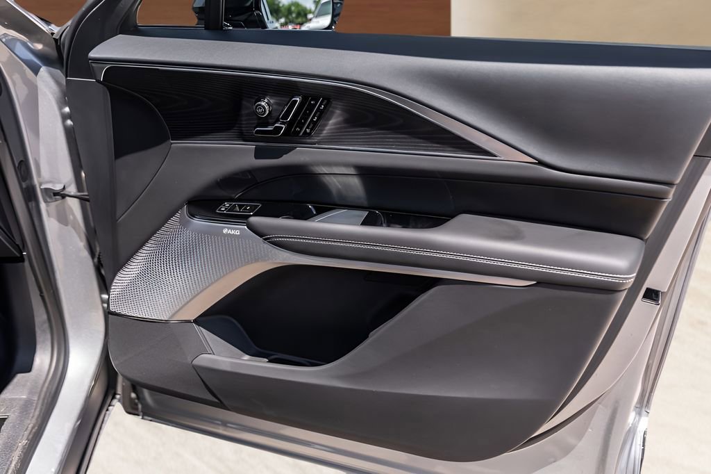 Certified 2025 Cadillac Lyriq Luxury w/ LPO, Floor Liner Package AWD/4WD image 29