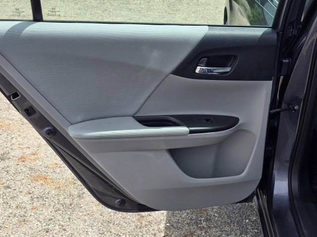 Used 2017 Honda Accord LX image 12