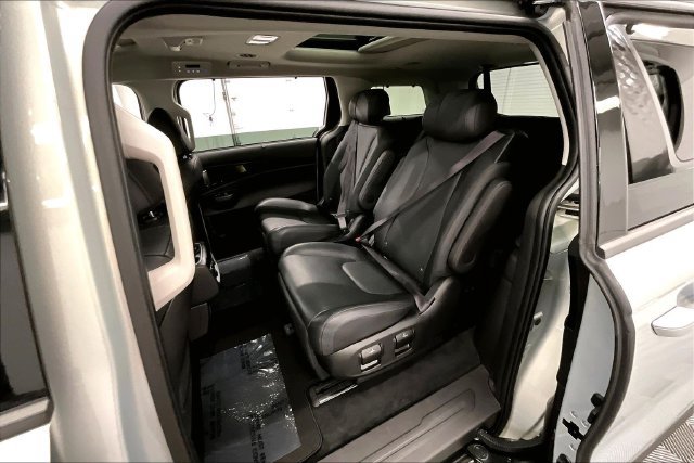Used 2025 Kia Carnival SX Prestige FWD image 24