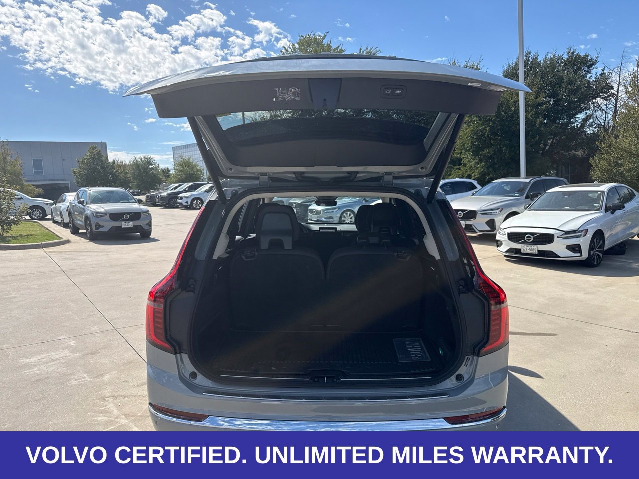 Certified 2026 Volvo XC90 B6 Plus AWD/4WD image 16