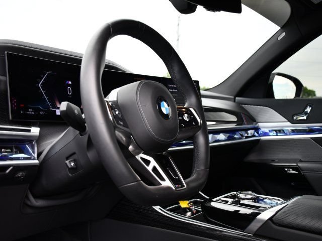 Used 2025 BMW 740i xDrive w/ Executive Package AWD/4WD image 15