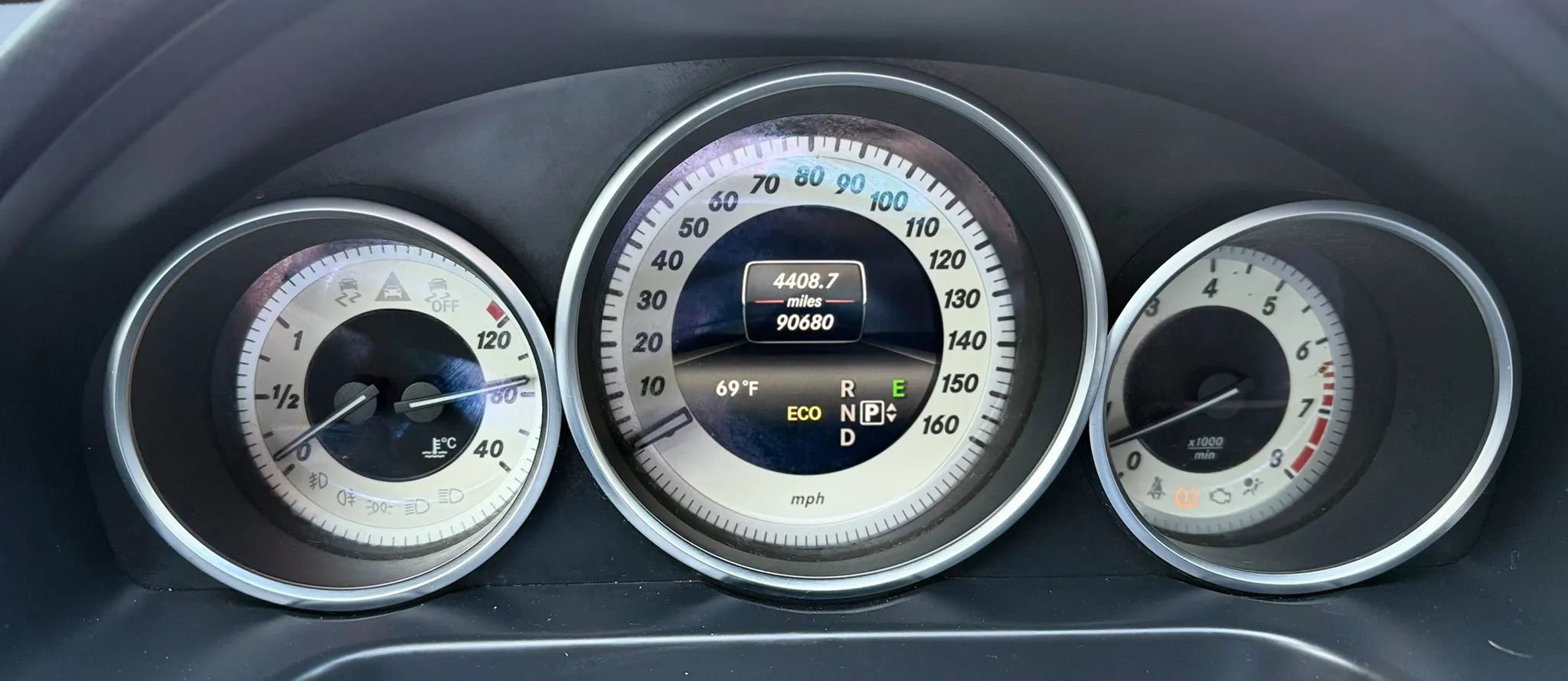 Used 2014 Mercedes-Benz E 350 4MATIC Sedan image 16