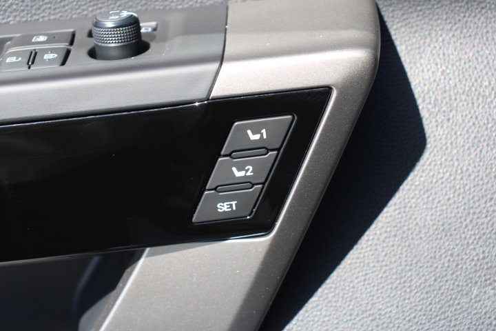 Used 2024 Toyota Tundra Limited AWD/4WD image 12