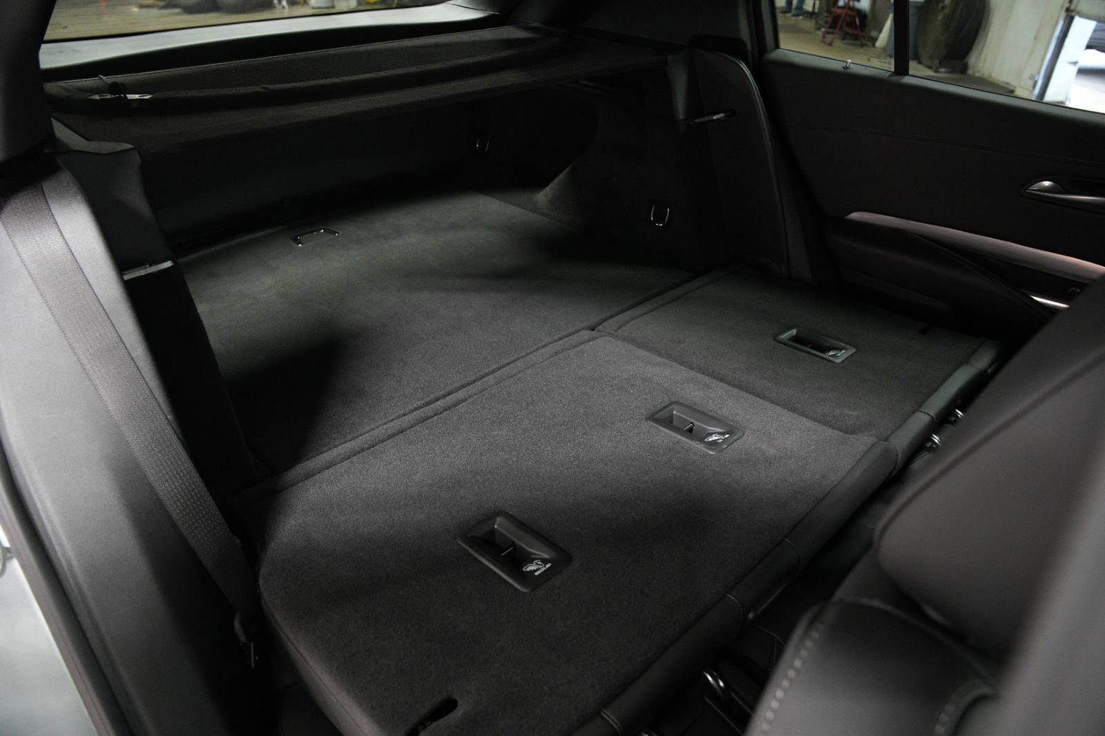 Used 2025 Cadillac XT4 Premium Luxury image 15