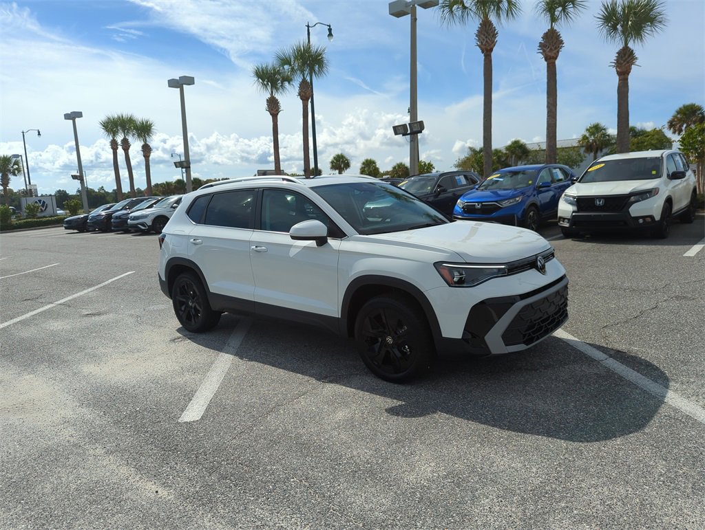 New 2025 Volkswagen Taos SE image 2