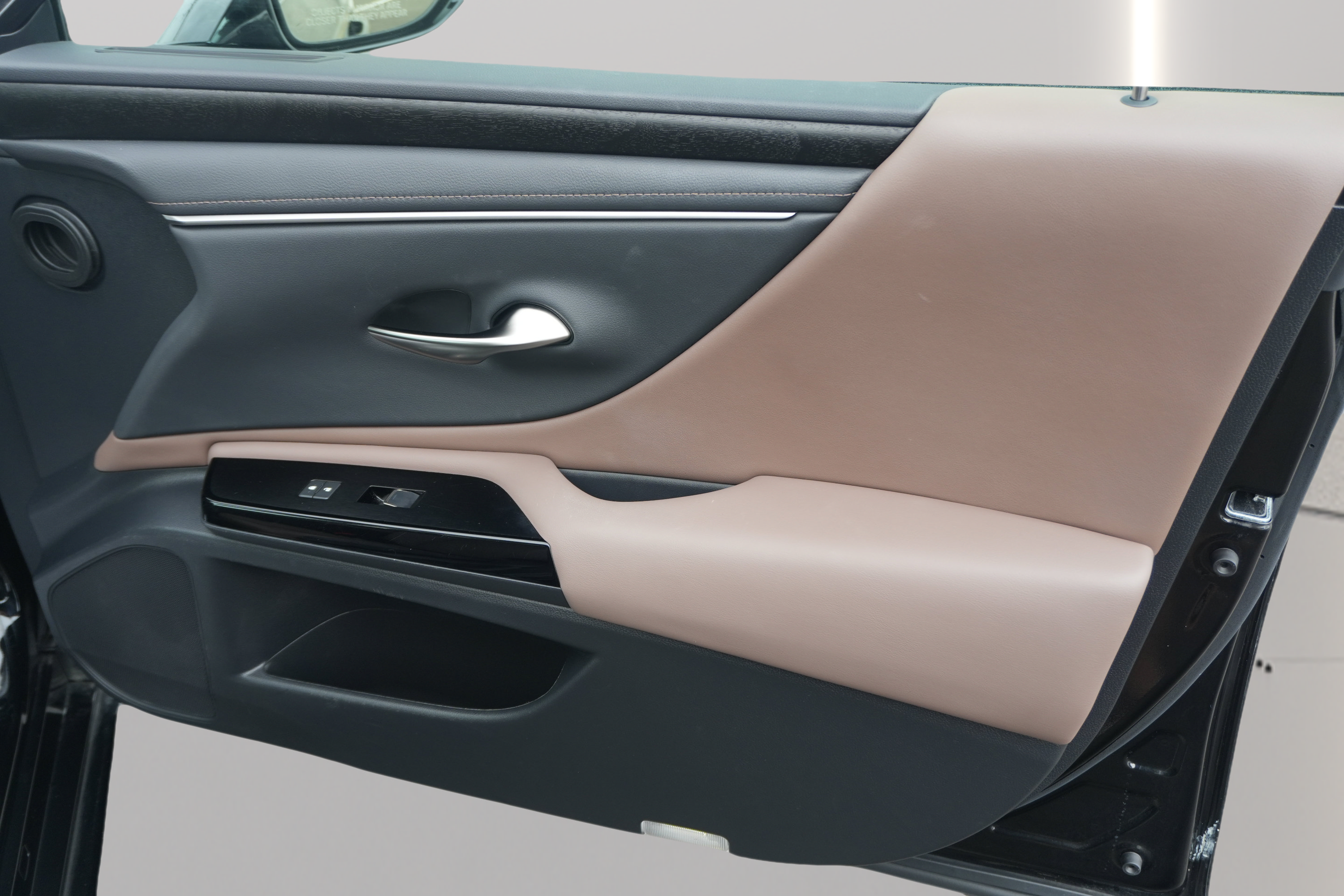 Used 2024 Lexus ES 350 w/ Premium Package FWD image 22