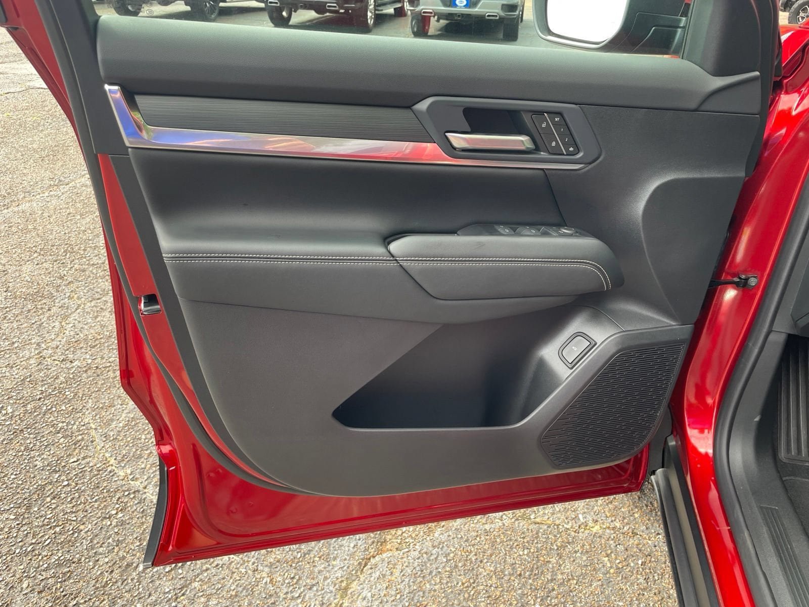New 2027 GMC Terrain Elevation w/ Elevation Premium Package FWD image 17