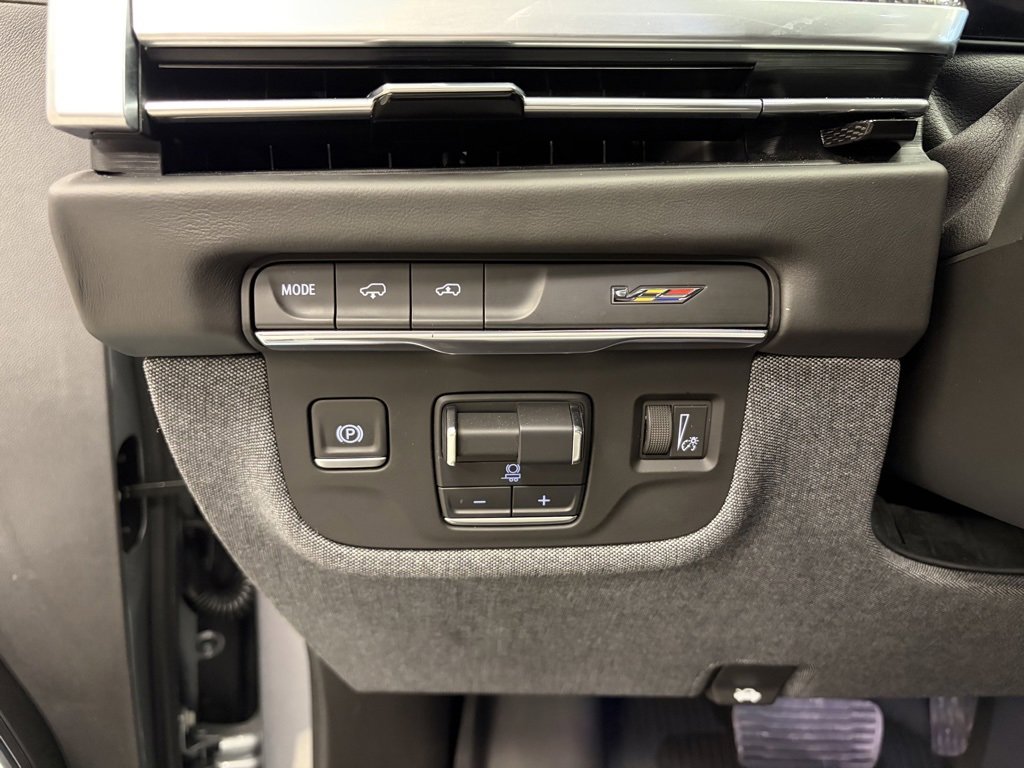 Used 2025 Cadillac Escalade ESV V image 22