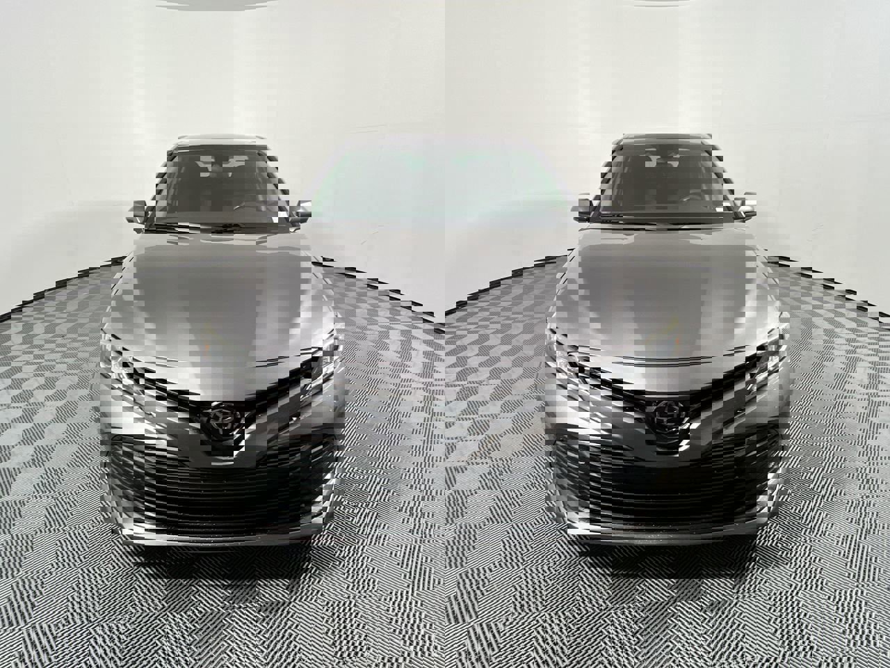 Used 2019 Toyota Camry LE image 10