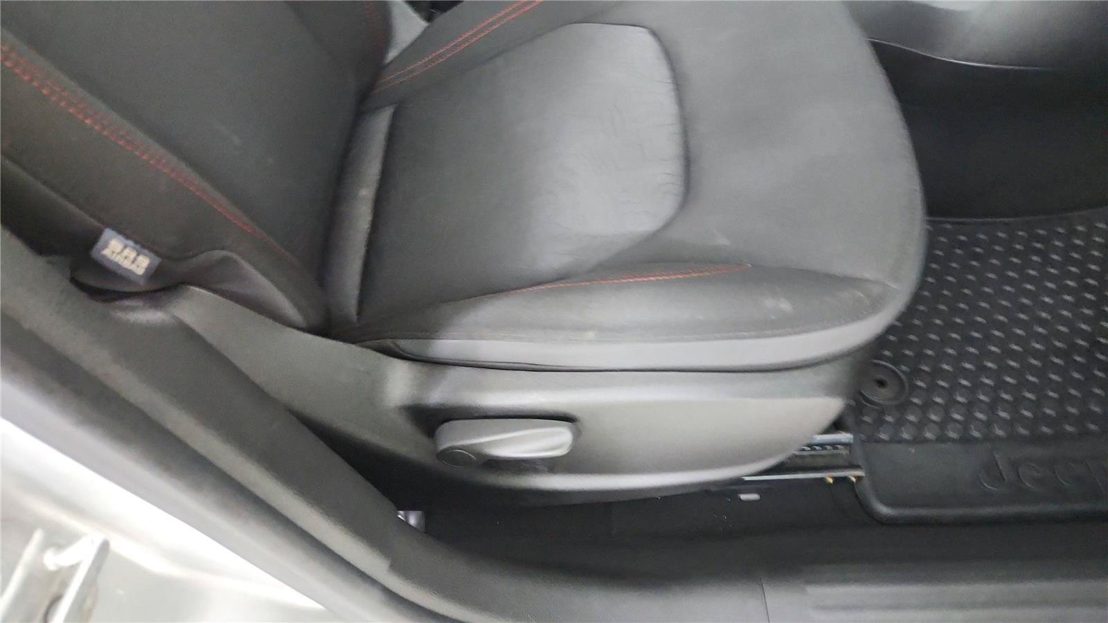 Used 2016 Jeep Renegade Trailhawk AWD/4WD image 28
