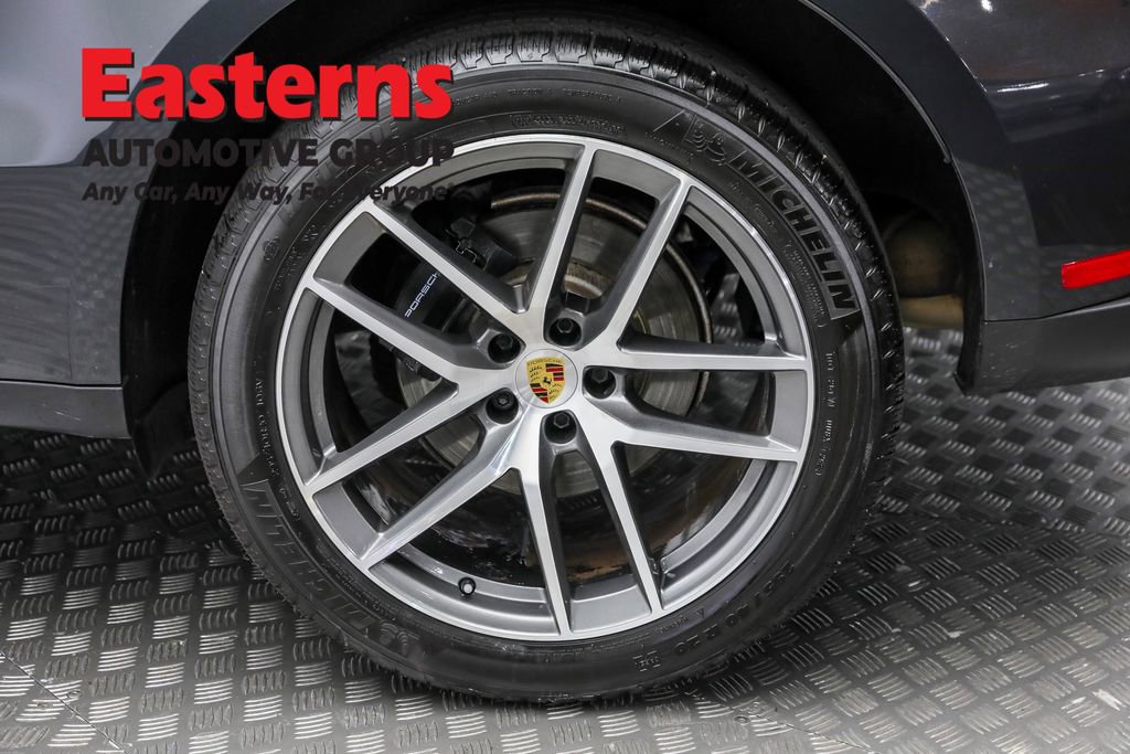 Used 2023 Porsche Macan T image 8