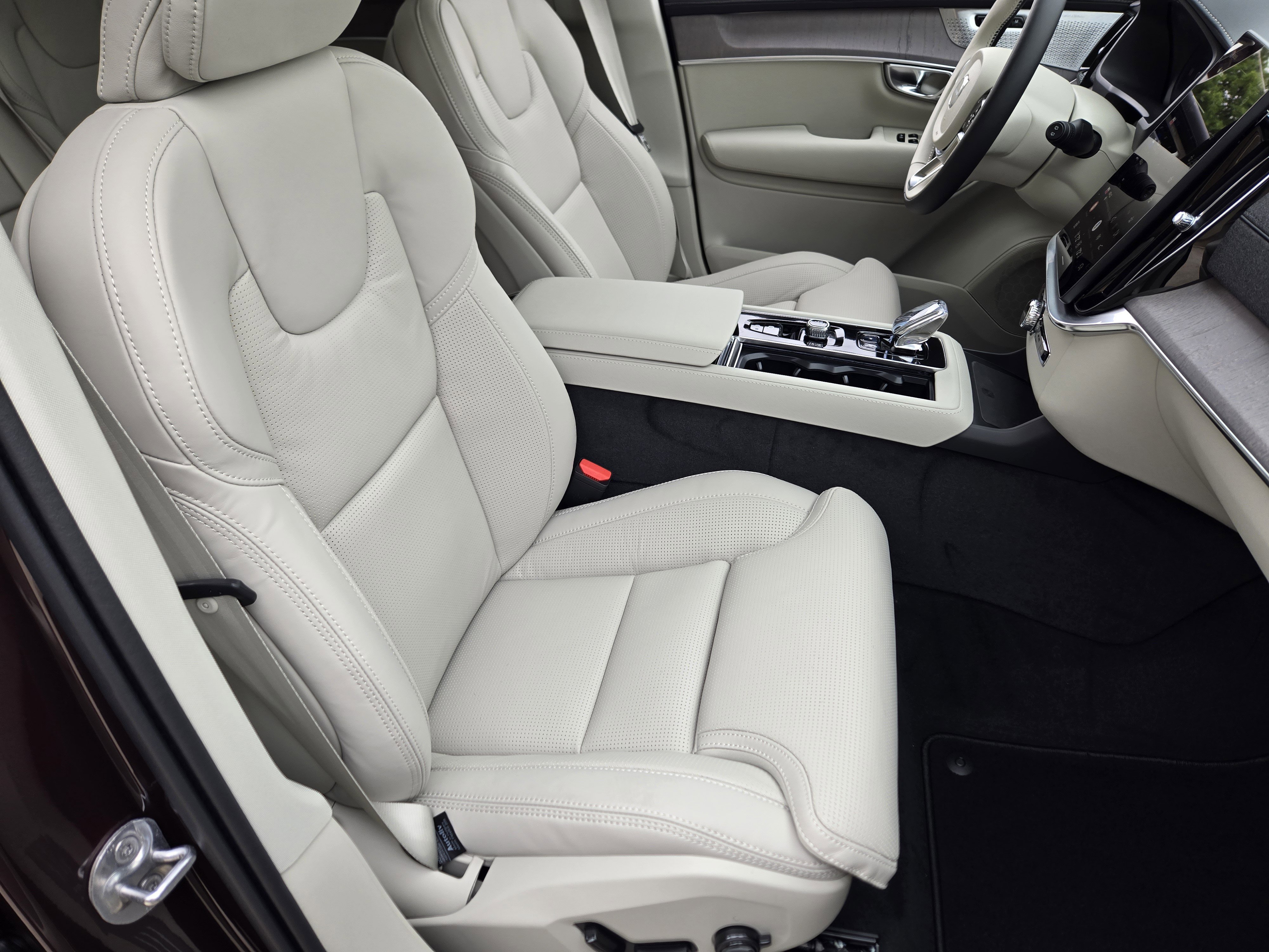 New 2026 Volvo XC90 T8 Ultra w/ Protection Package Premier AWD/4WD image 11