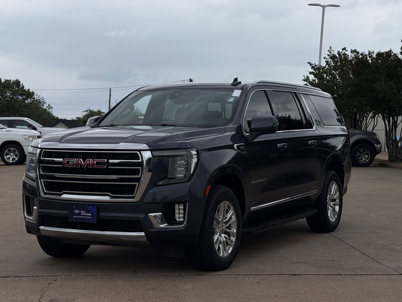 Used 2021 GMC Yukon XL SLT w/ SLT Luxury Package image 8