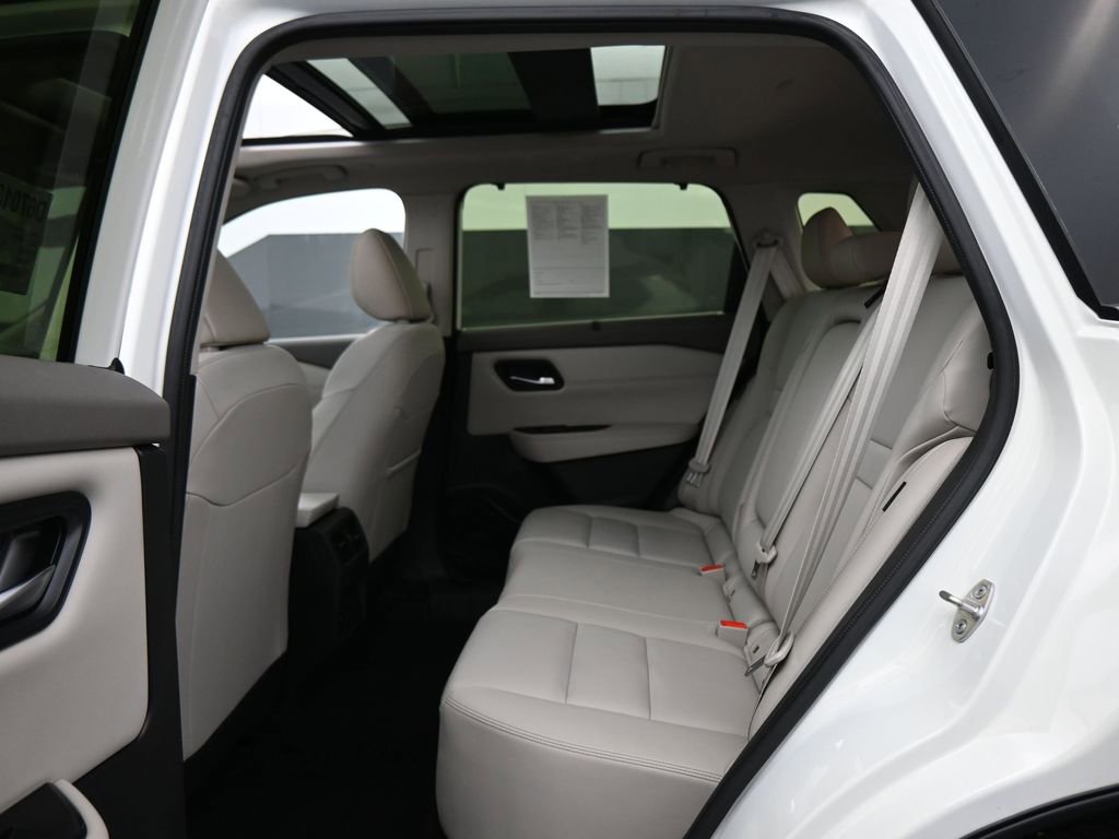 Used 2023 Nissan Rogue SL w/ SL Premium Package image 19