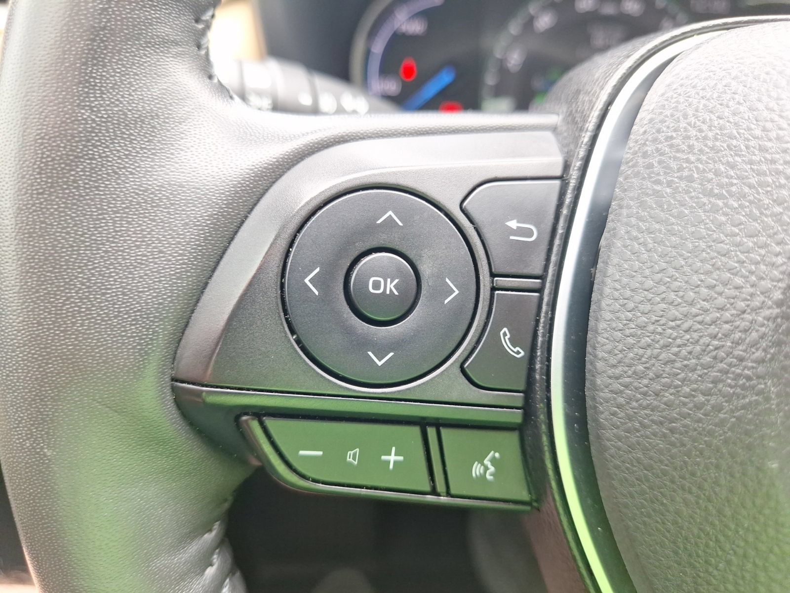 Used 2023 Toyota RAV4 XLE Premium AWD/4WD image 22