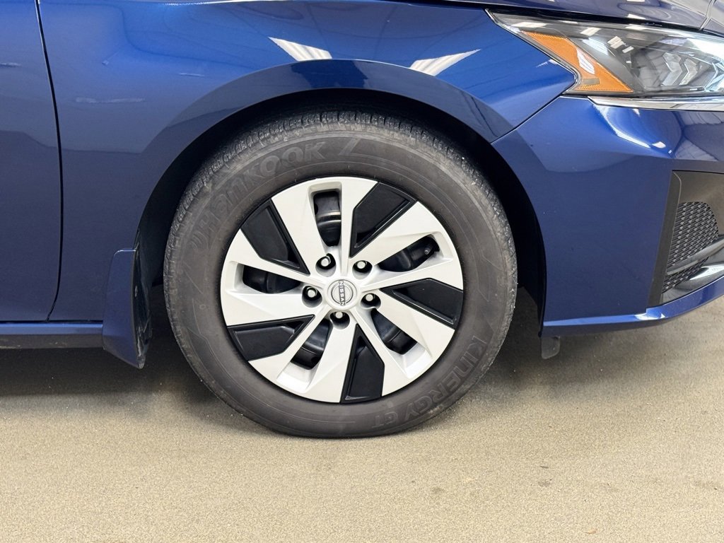 Used 2023 Nissan Altima 2.5 S image 4