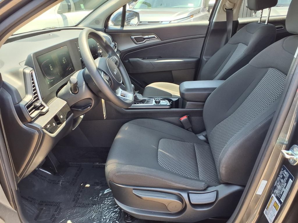 Used 2025 Kia Sportage LX FWD image 14