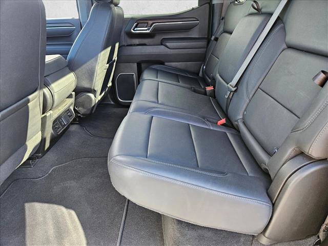 Used 2025 GMC Sierra 1500 SLT AWD/4WD image 17