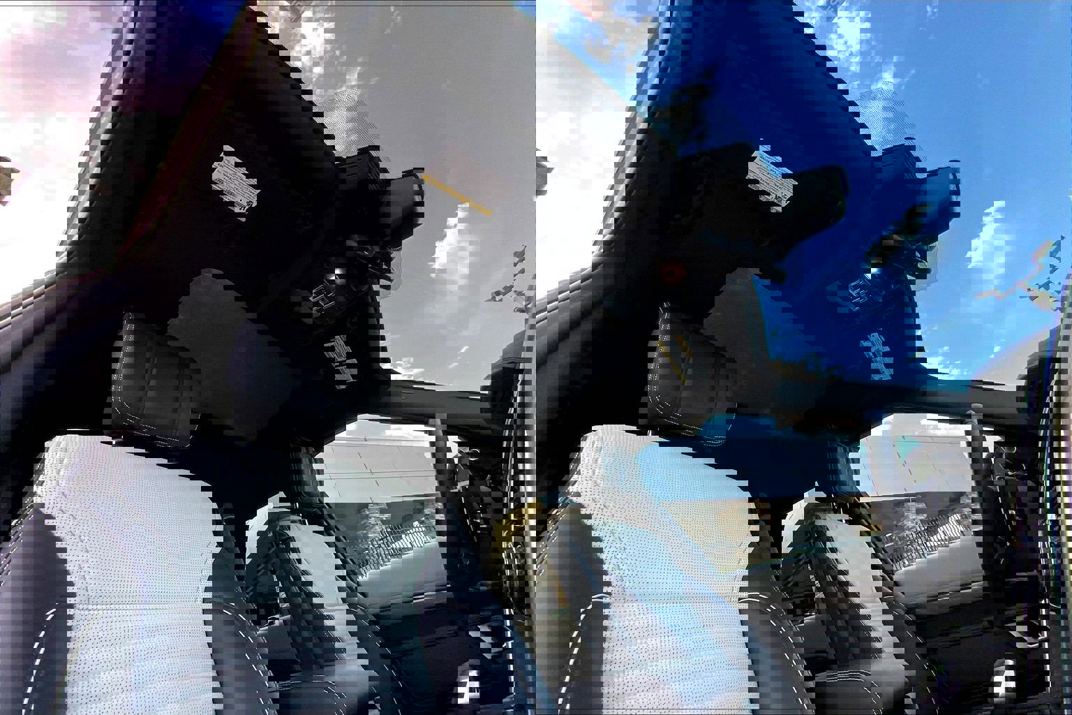 Used 2024 Land Rover Discovery Metropolitan Edition image 13