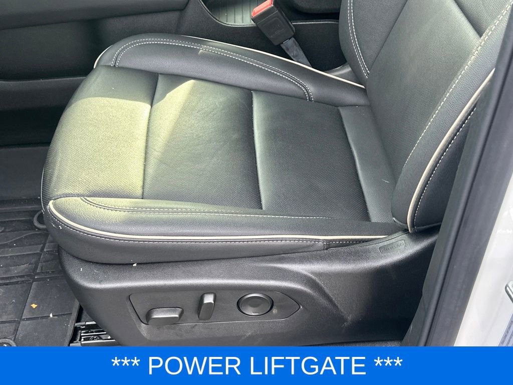 Used 2025 Chevrolet Suburban Premier image 12