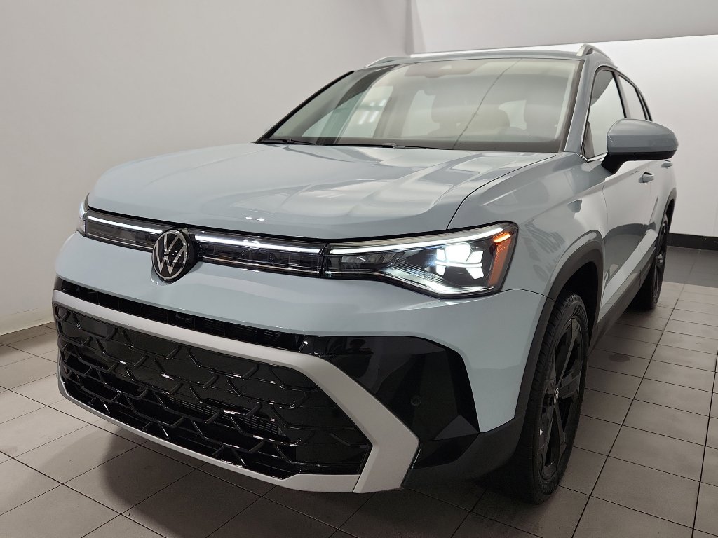 New 2026 Volkswagen Taos SEL image 2