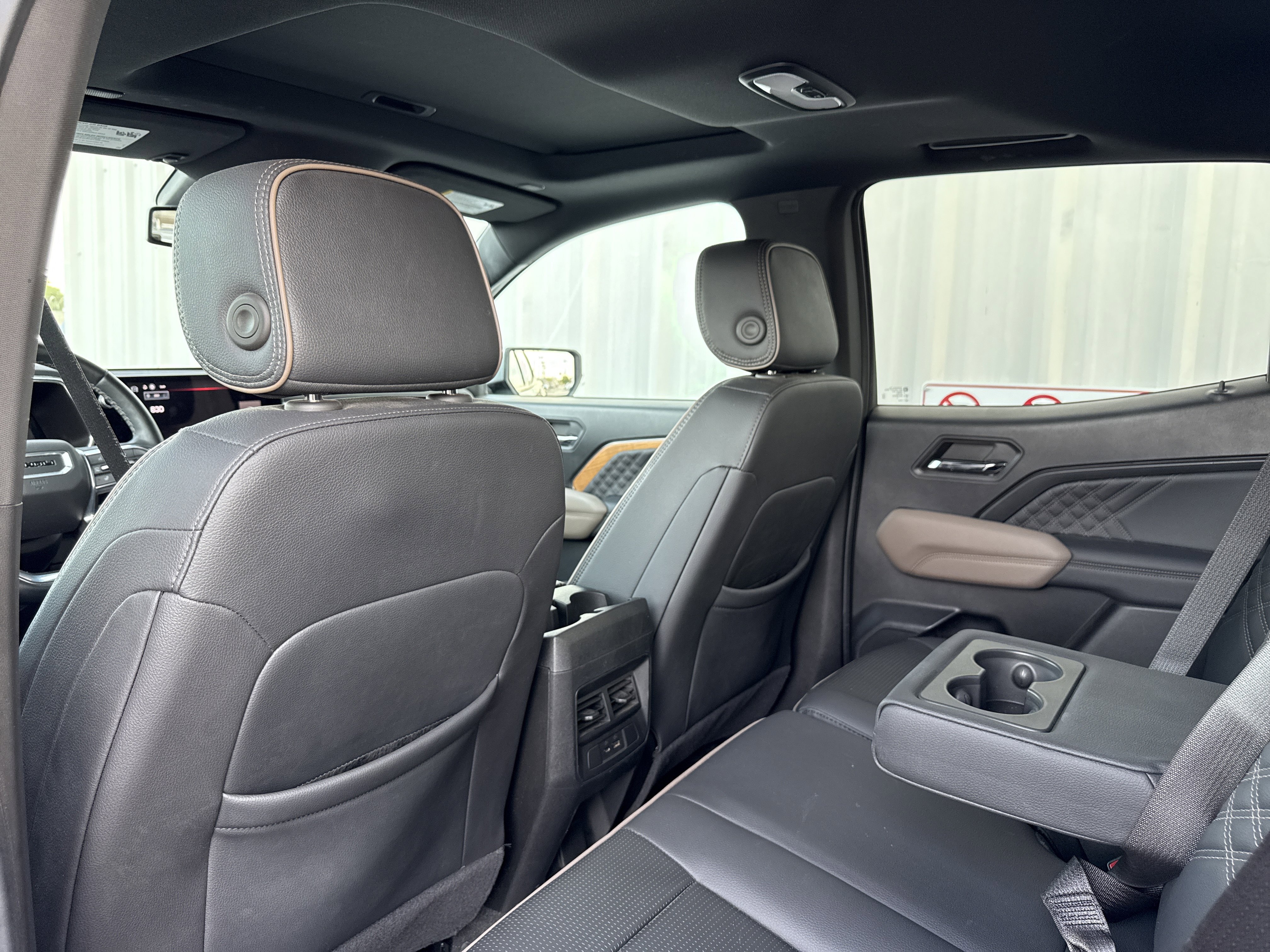 Used 2024 GMC Canyon Denali w/ LPO, Denali Black Edition image 26