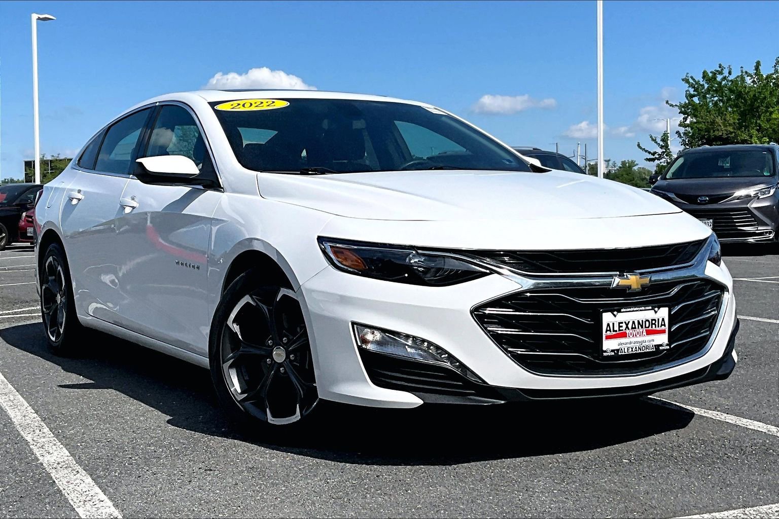 Used 2022 Chevrolet Malibu LT image 2
