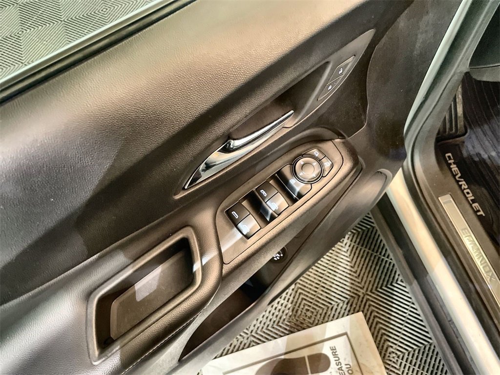 Used 2020 Chevrolet Equinox Premier image 22