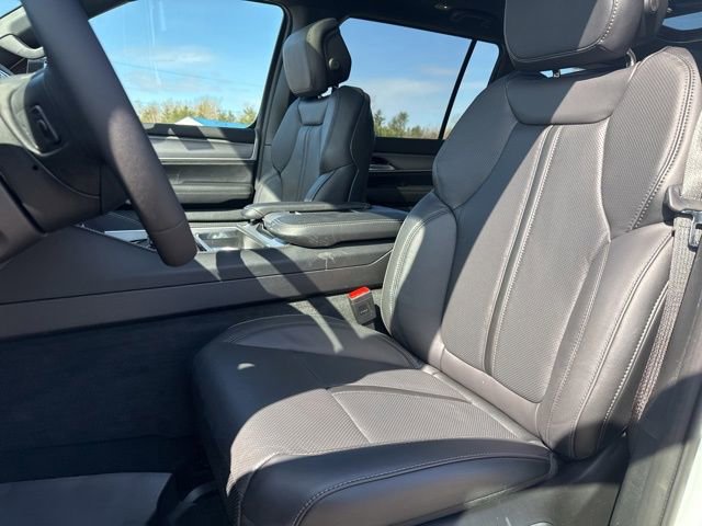 New 2026 Jeep Grand Wagoneer Limited w/ Premium Group II AWD/4WD image 10