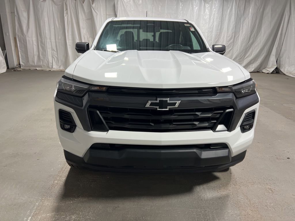 Used 2025 Chevrolet Colorado LT w/ LT Convenience Package image 2
