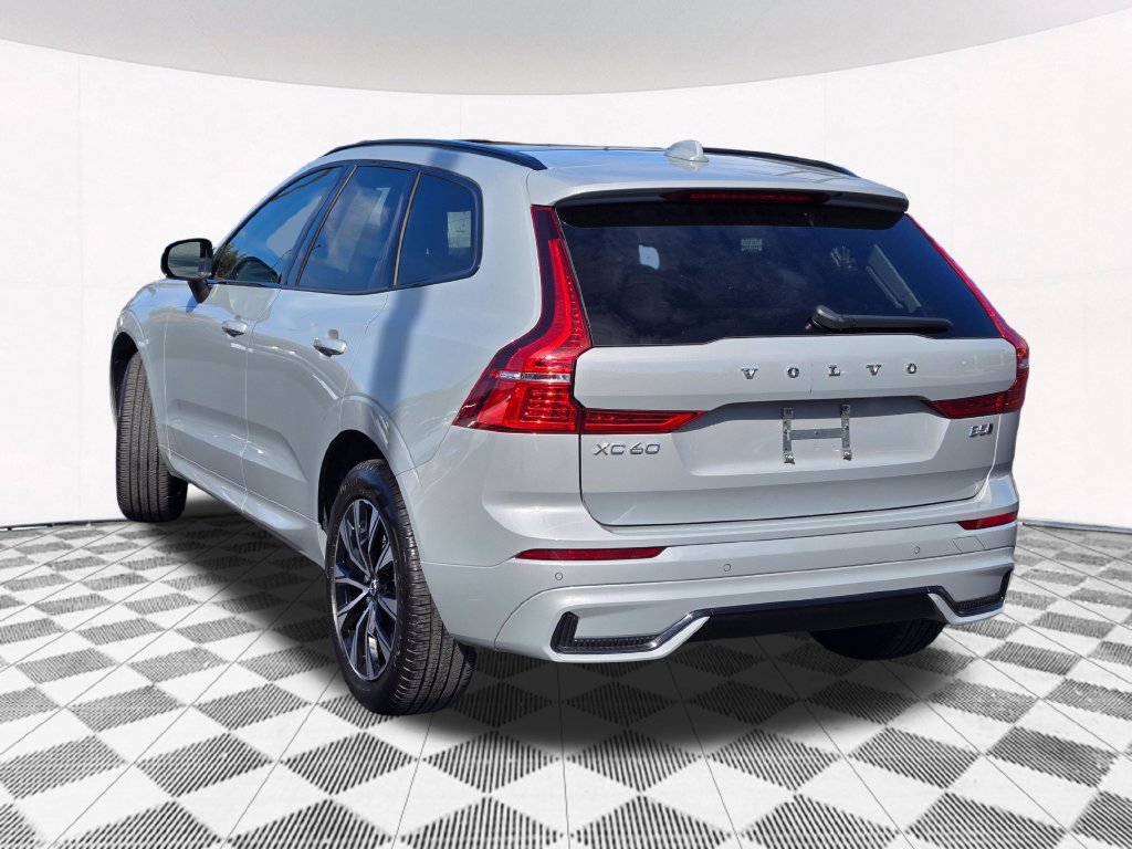Used 2025 Volvo XC60 B5 Core w/ Climate Package AWD/4WD image 24