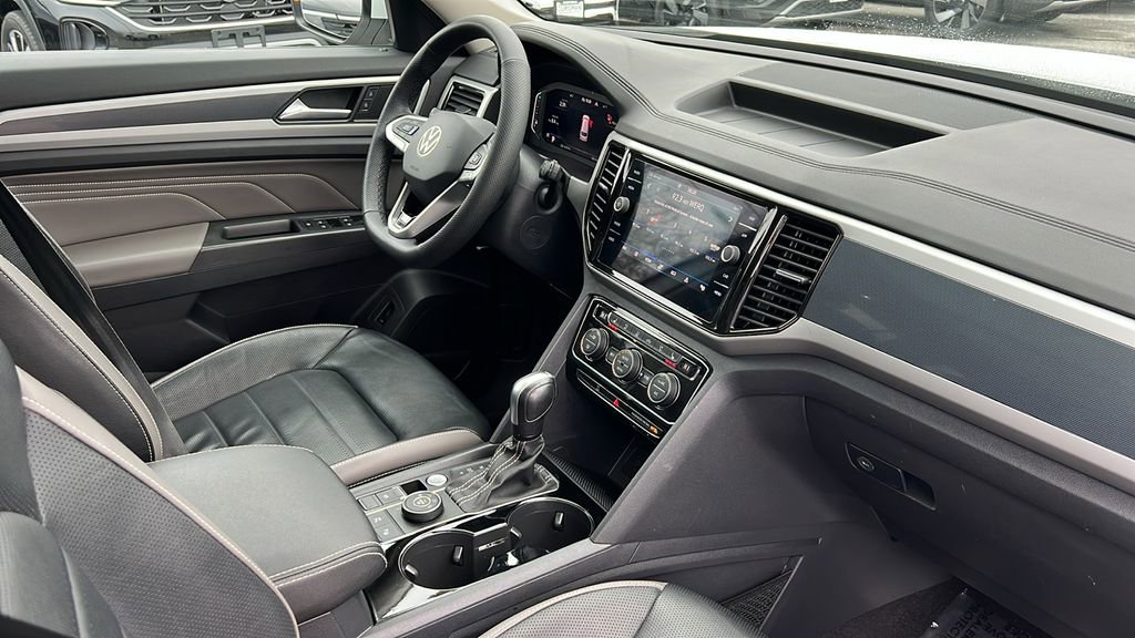 Certified 2023 Volkswagen Atlas SEL Premium image 12