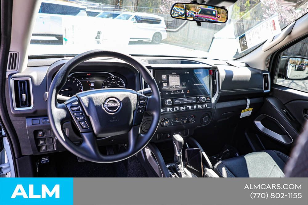 Certified 2025 Nissan Frontier SV RWD image 26