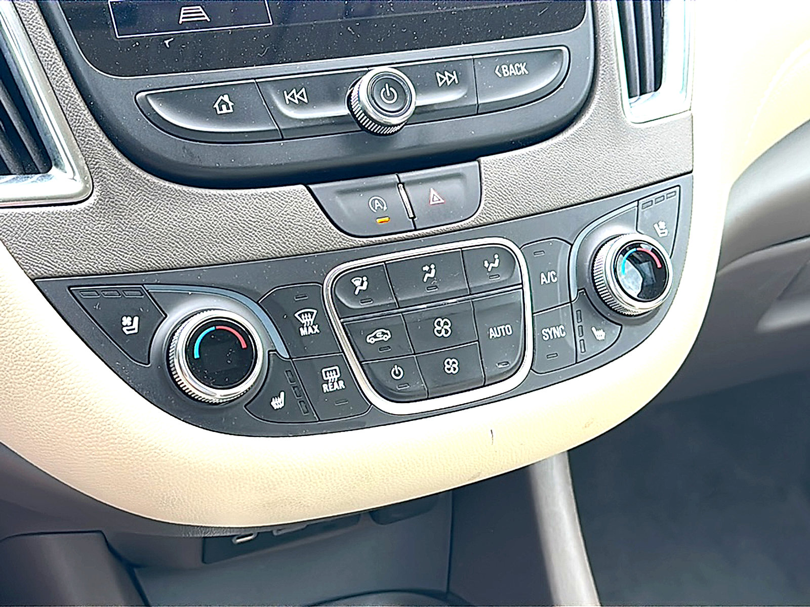 Used 2024 Chevrolet Malibu LT image 33