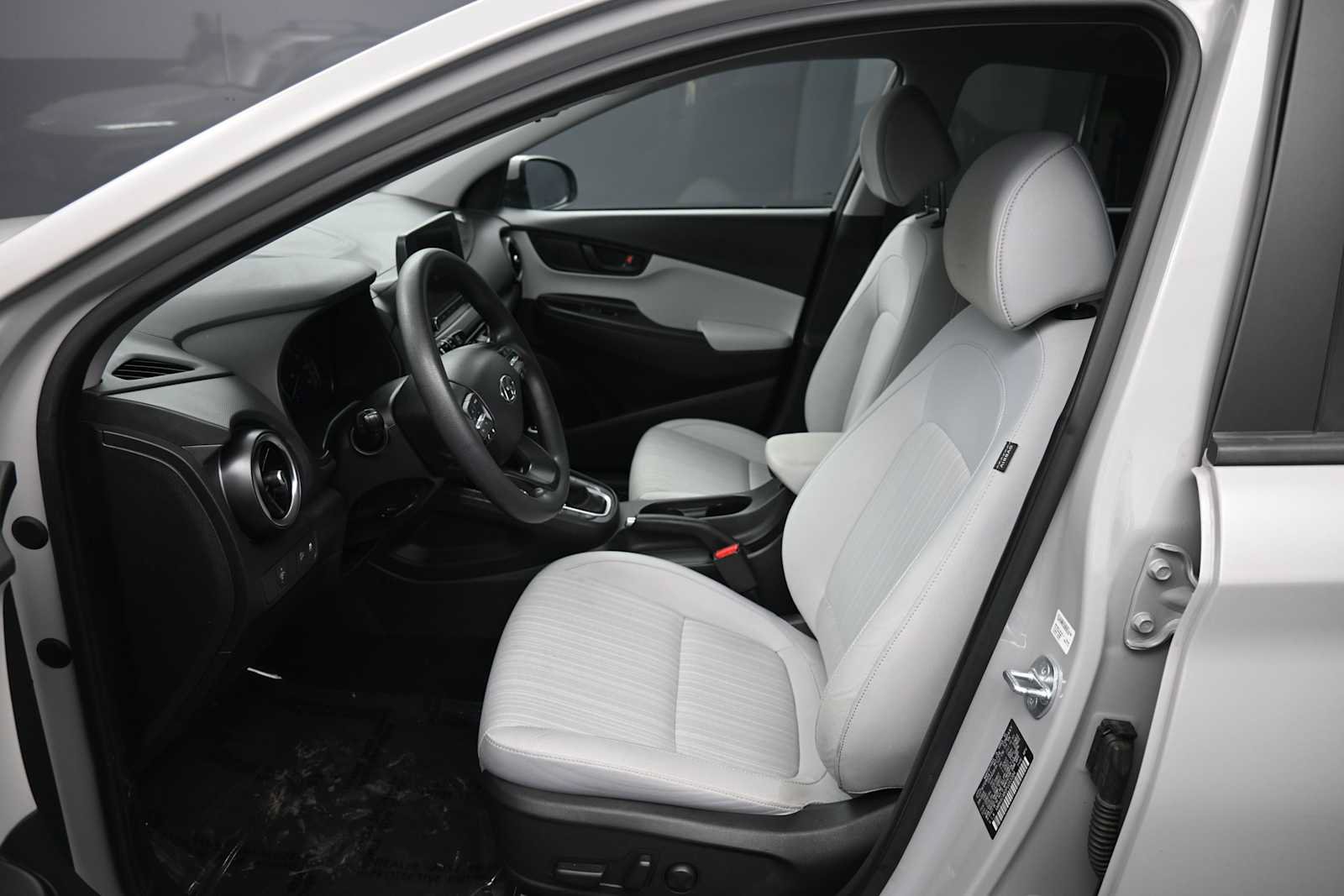 Certified 2023 Hyundai Kona SEL AWD/4WD image 18