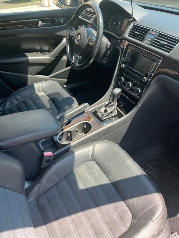 Used 2014 Volkswagen Passat 1.8T SEL Premium FWD image 19