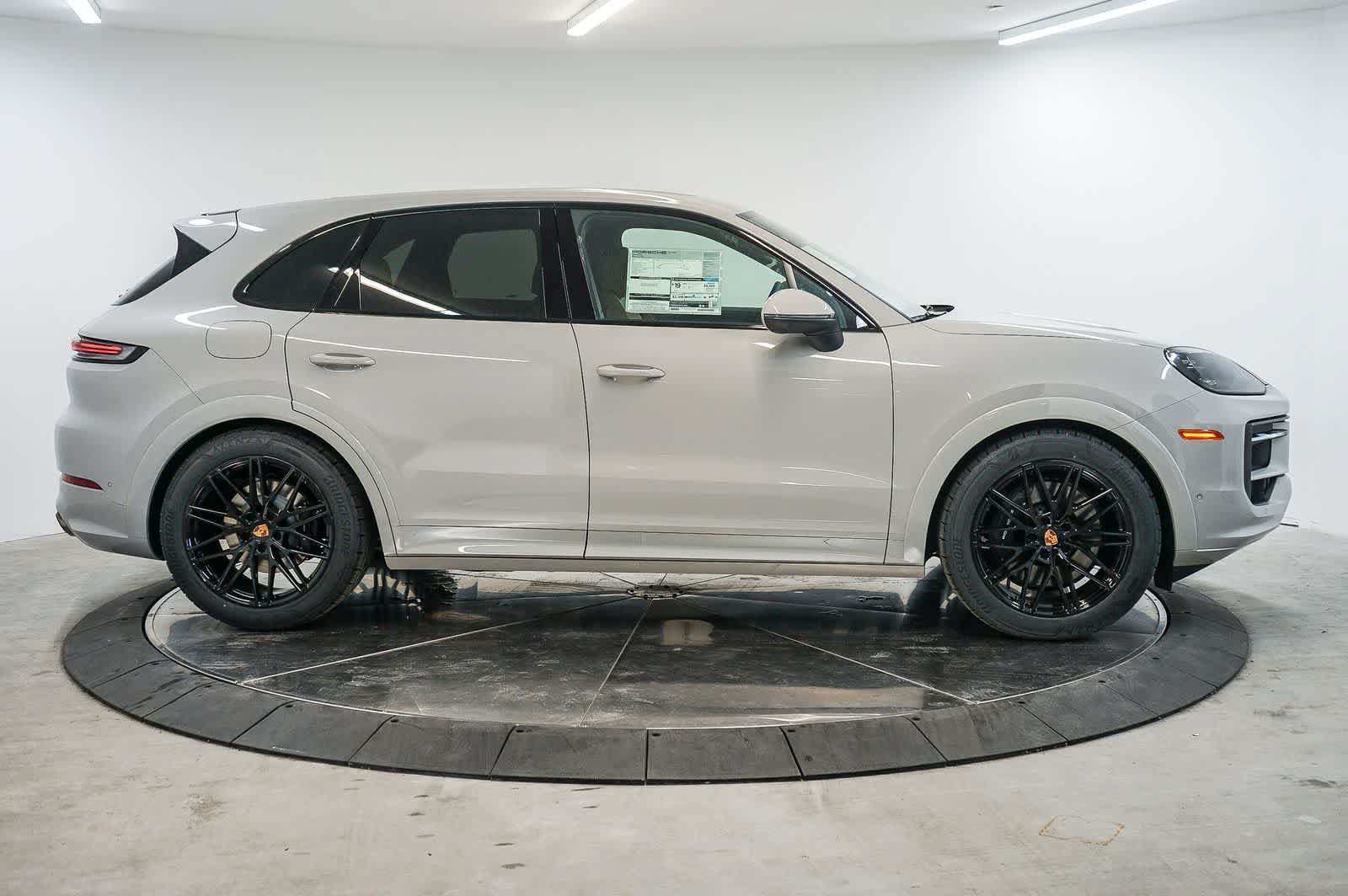 New 2026 Porsche Cayenne AWD/4WD image 8
