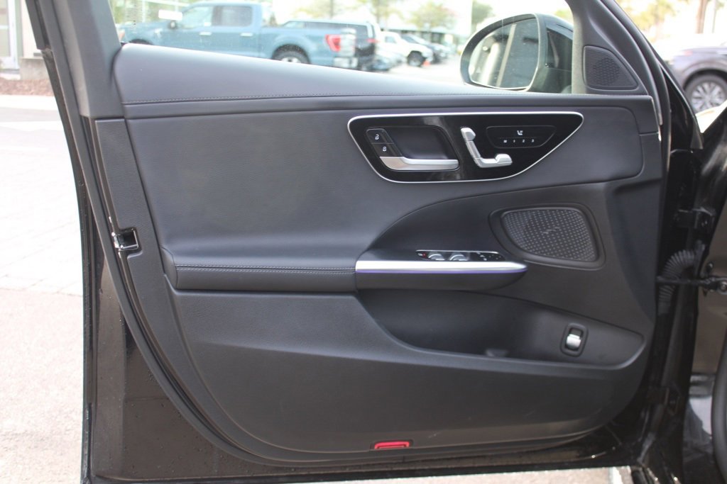 Used 2023 Mercedes-Benz C 300 Sedan image 12