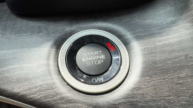 Used 2022 Jeep Grand Cherokee L Limited RWD image 25