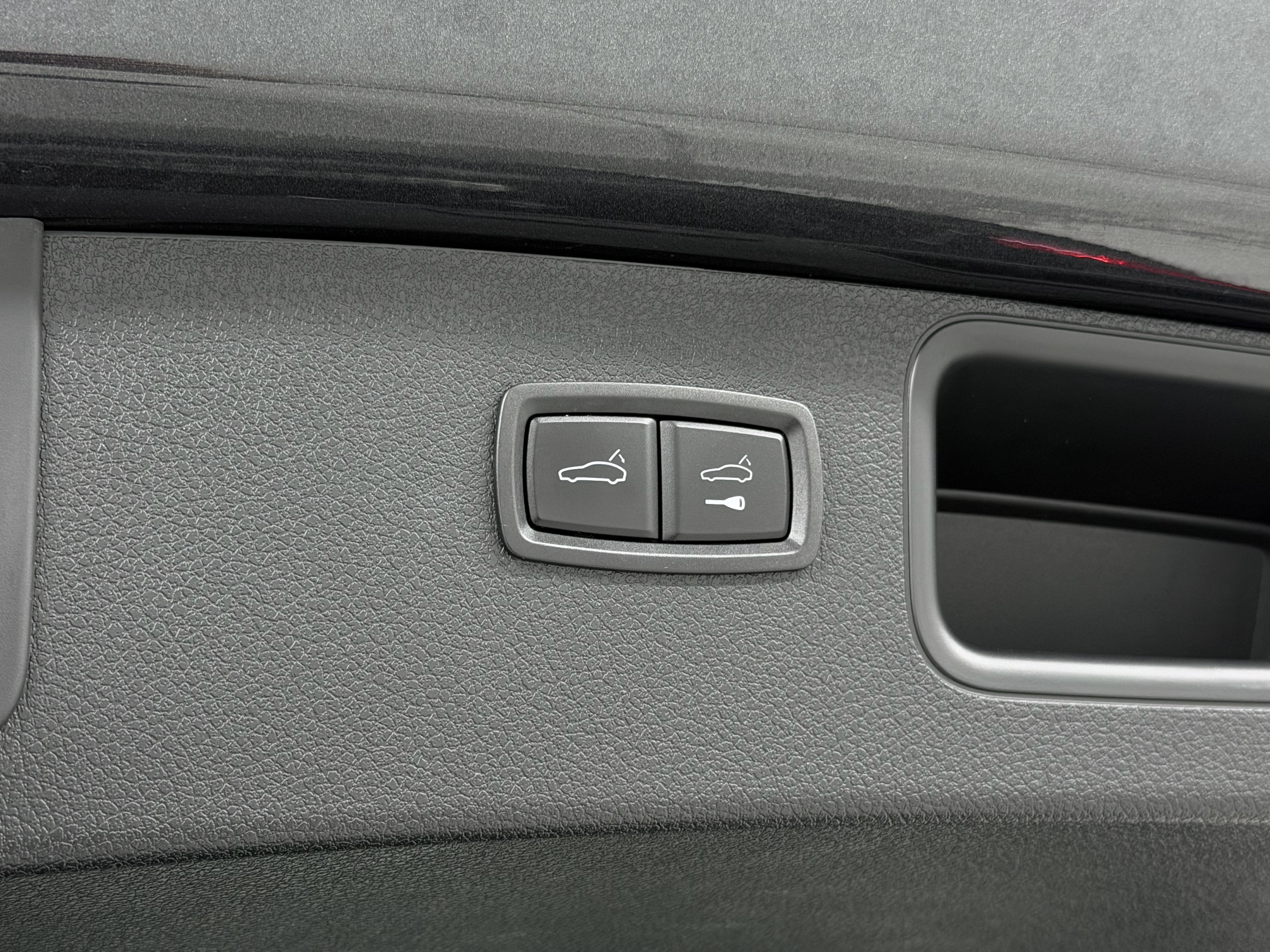 Certified 2018 Porsche Macan AWD/4WD image 63