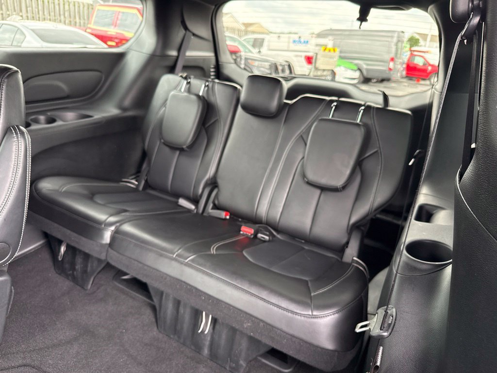 Used 2025 Chrysler Pacifica Select FWD image 28