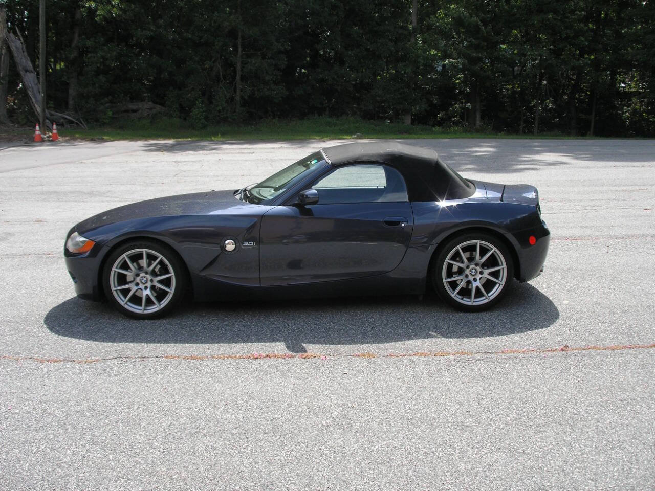 Used 2004 BMW Z4 3.0i RWD image 3