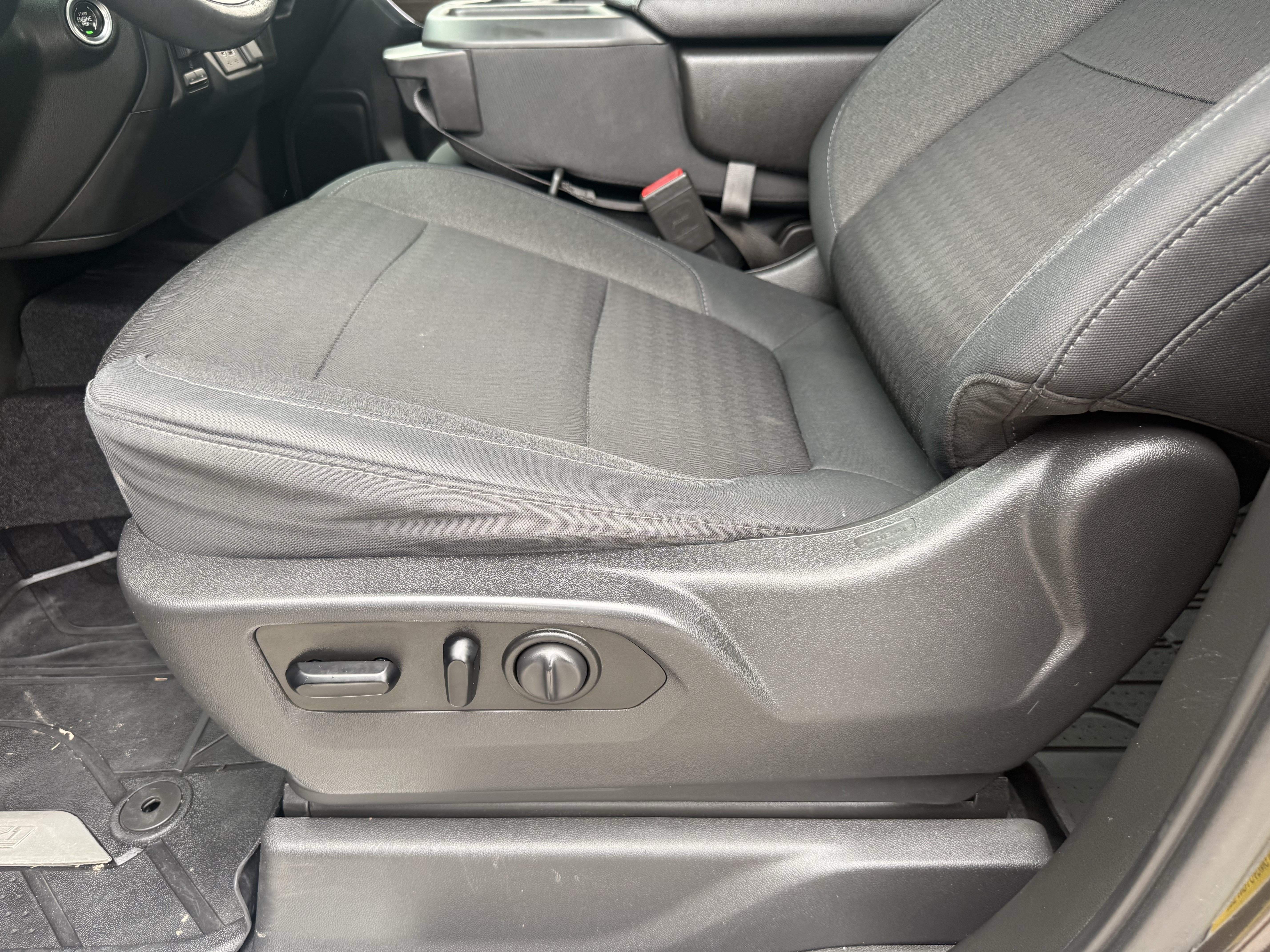 Used 2019 Chevrolet Silverado 1500 RST AWD/4WD image 26
