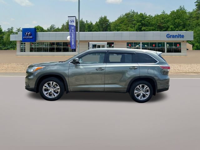 Used 2015 Toyota Highlander XLE AWD/4WD image 11