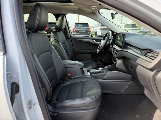 Used 2026 Ford Escape SE w/ Class II Trailer Tow Package FWD image 18