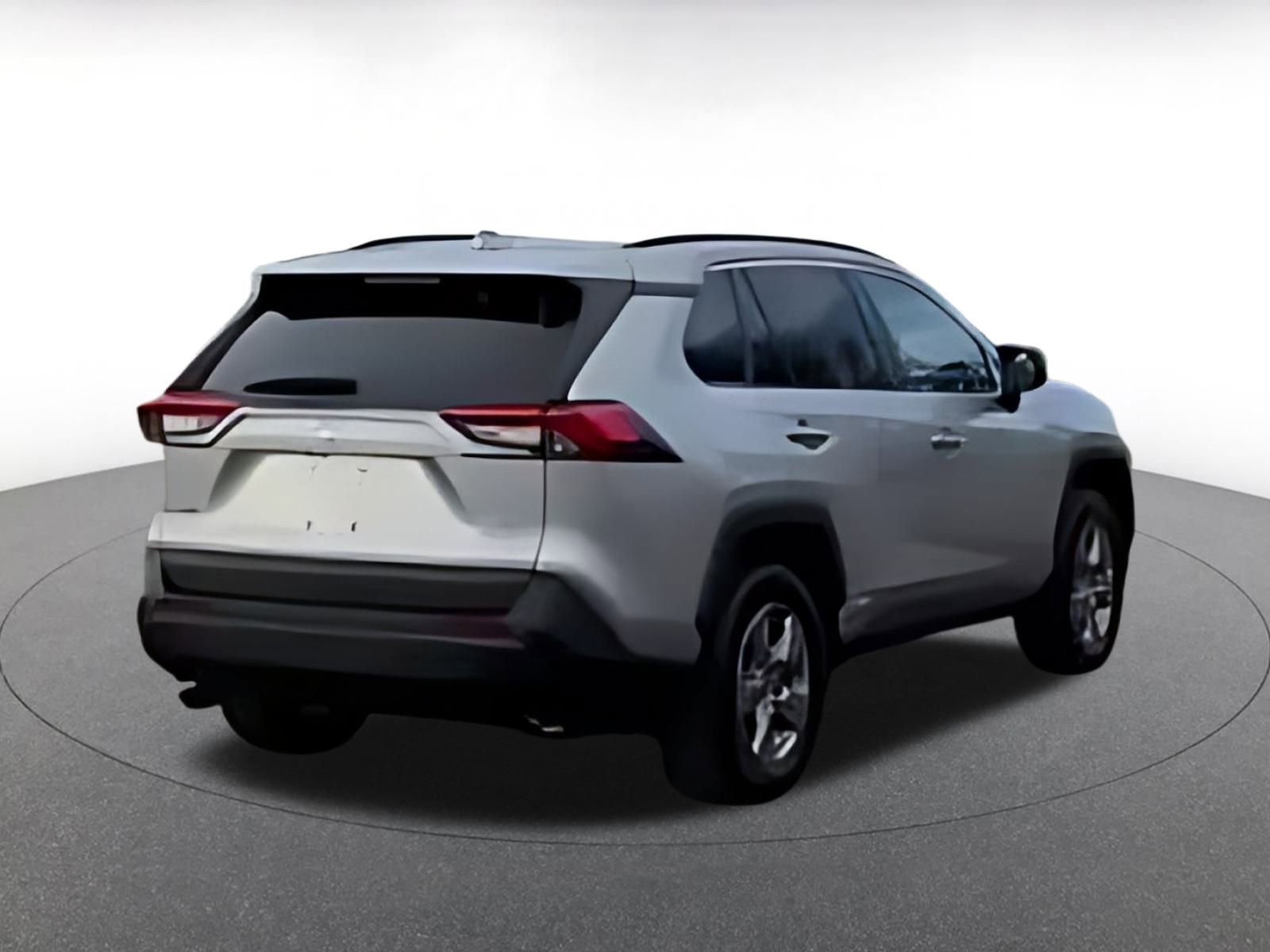 Used 2025 Toyota RAV4 LE image 4