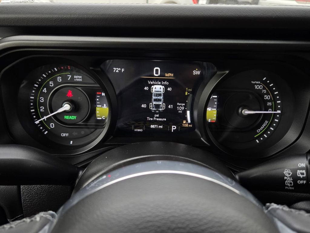 Used 2025 Jeep Wrangler Unlimited Sahara image 2